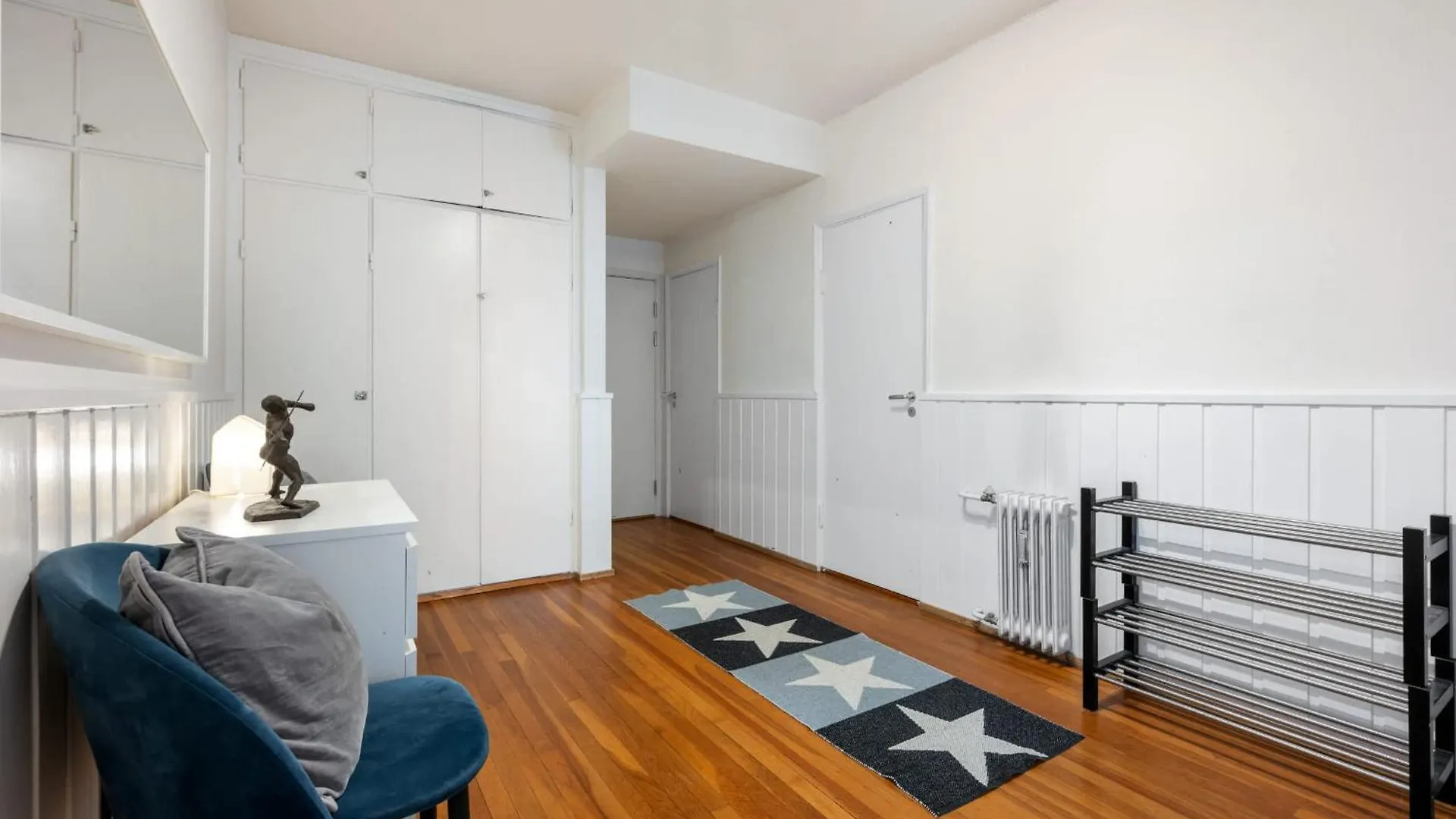 Spacious Top-Floor Apartment With View And Private Balcony Bergen