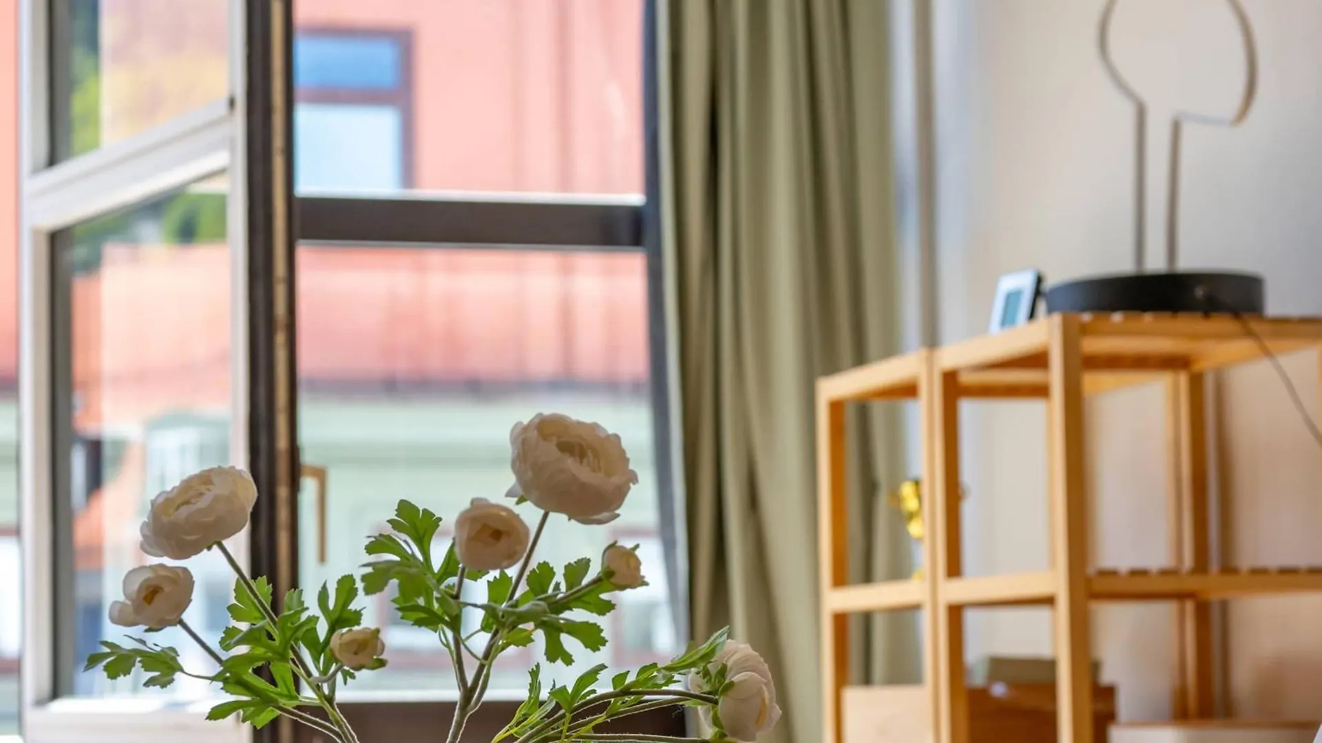Spacious Top-Floor Apartment With View And Private Balcony Bergen